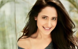 pragya_jaiswal_4k-t1.jpg